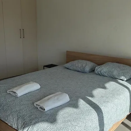 Unique Center Rooms, 150m From Chabad Lubavitch Daire Larnaca