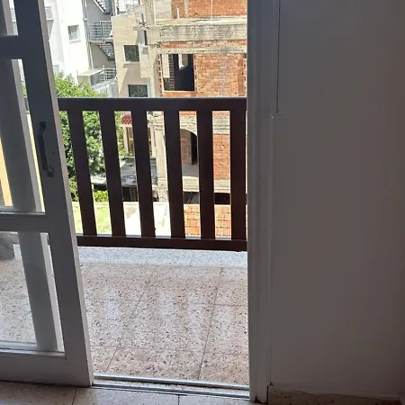 Unique Center Rooms, 150m From Chabad Lubavitch Daire *