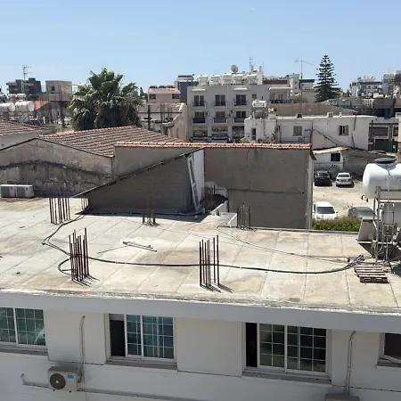 Unique Center Rooms, 150m From Chabad Lubavitch Appartement Larnaca