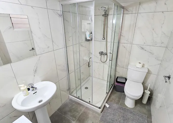 Unique Center Rooms, 150m From Chabad Lubavitch Apartamento