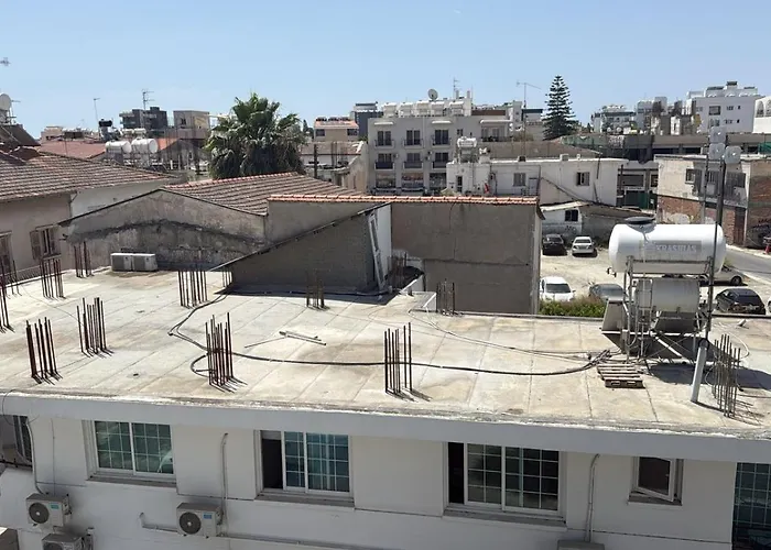 Unique Center Rooms, 150m From Chabad Lubavitch Apartment Larnaca