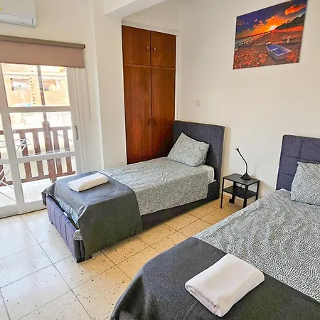 Lejlighed Unique Center Rooms, 150m From Chabad Lubavitch Larnaca